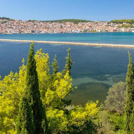 Villa Lassi Illios *